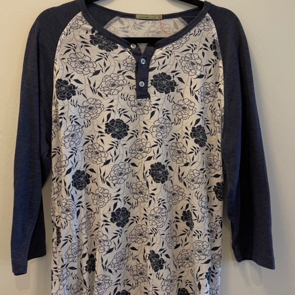 Alternative Apparel XL Henley in blue floral print